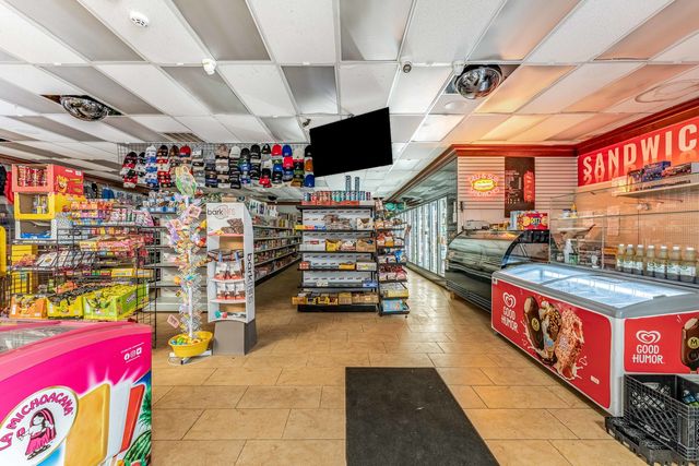 1924 E 87th Street, Chicago, IL 60617