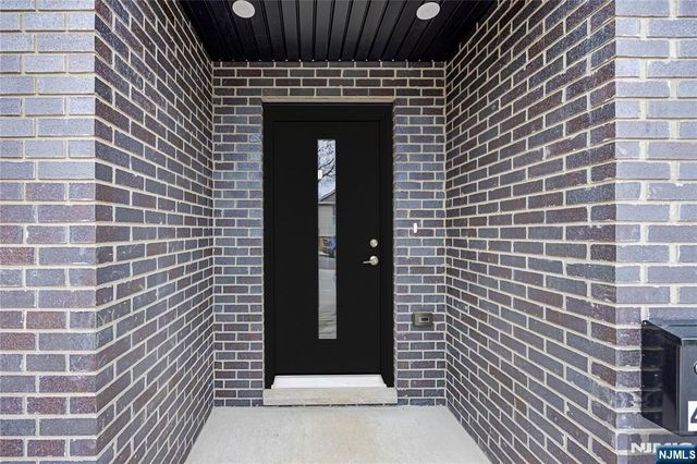 428 Lafayette Avenue, Cliffside Park, NJ 07010