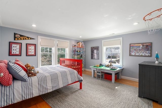 945 Walnut St, Newton, MA 02461