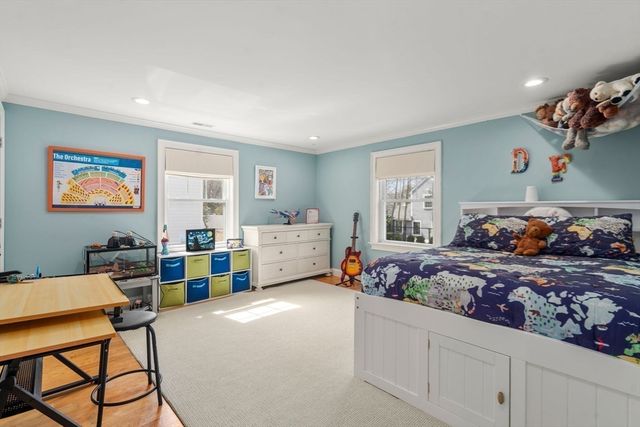 945 Walnut St, Newton, MA 02461