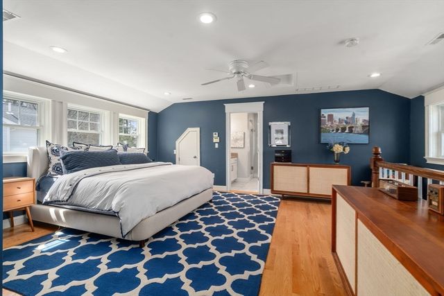 945 Walnut St, Newton, MA 02461