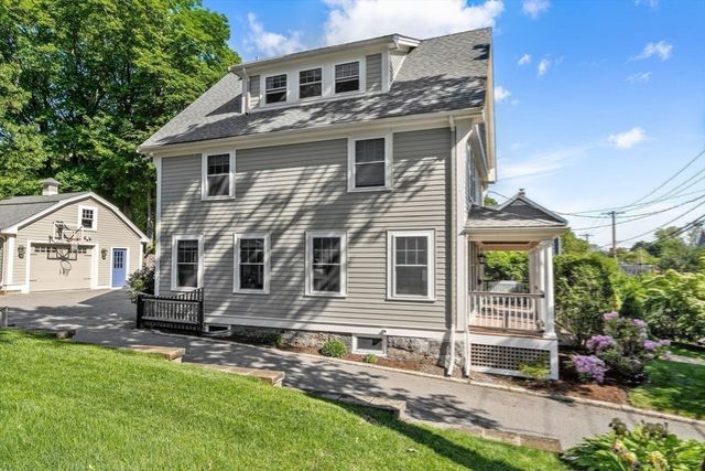 945 Walnut St, Newton, MA 02461