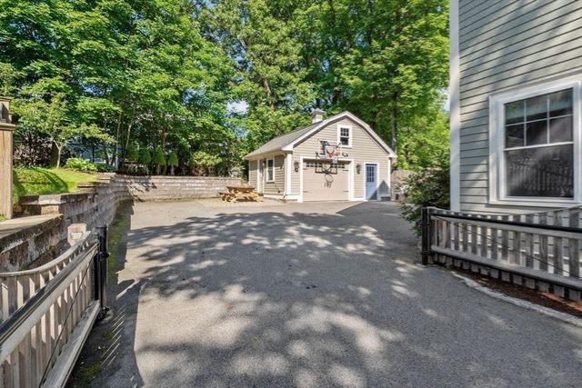 945 Walnut St, Newton, MA 02461