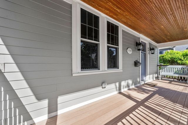 945 Walnut St, Newton, MA 02461