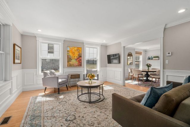 945 Walnut St, Newton, MA 02461