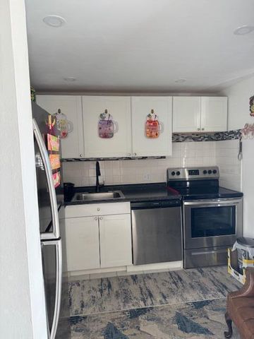 1040 Country Club Drive 306, Margate, FL 33063