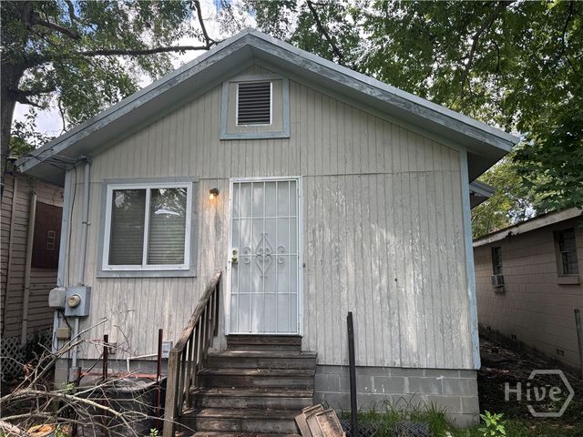 809 W 44th, Savannah, GA 31405
