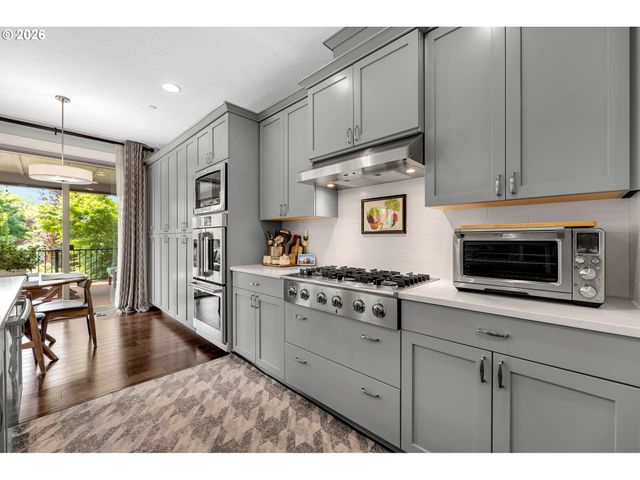 8112 Ne 182ND Pl, Vancouver, WA 98682
