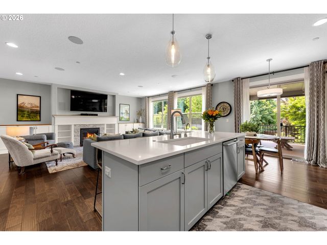 8112 Ne 182ND Pl, Vancouver, WA 98682