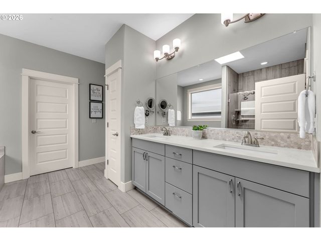 8112 Ne 182ND Pl, Vancouver, WA 98682