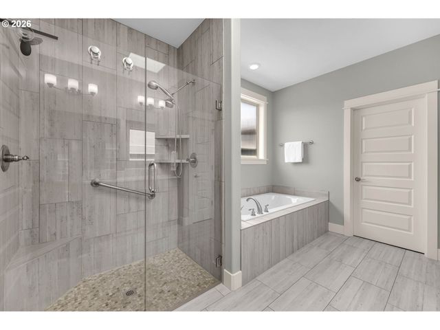 8112 Ne 182ND Pl, Vancouver, WA 98682