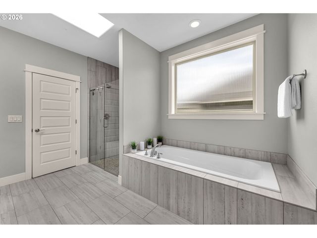 8112 Ne 182ND Pl, Vancouver, WA 98682