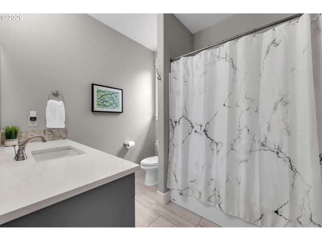 8112 Ne 182ND Pl, Vancouver, WA 98682