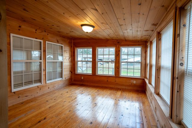 15235 Us 11, Trenton, GA 30752