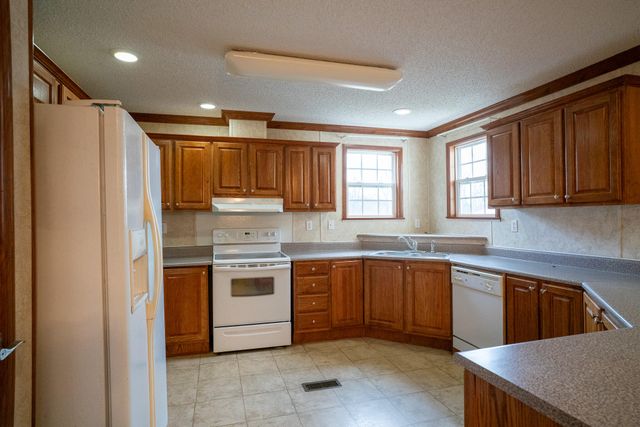 15235 Us 11, Trenton, GA 30752