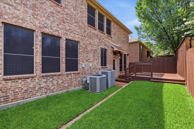 1905 Fountain Meadows Drive, Euless, TX 76039