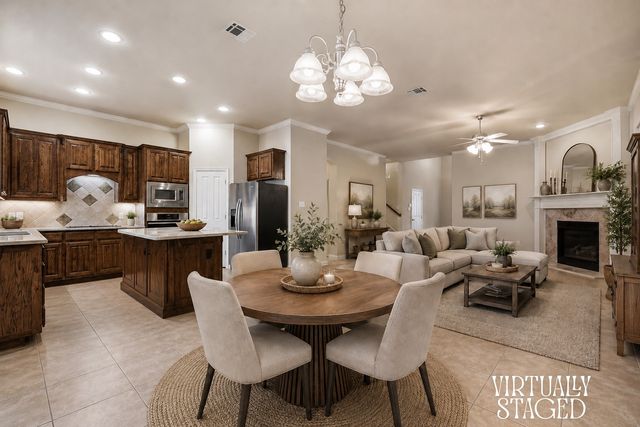 1905 Fountain Meadows Drive, Euless, TX 76039