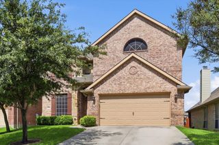 1905 Fountain Meadows Drive, Euless, TX 76039