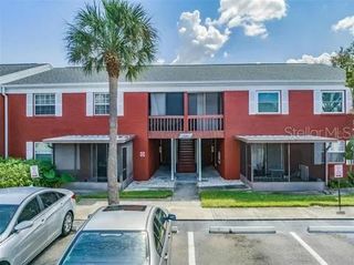 1084 82ND TERRACE N 1084E, St Petersburg, FL 33702