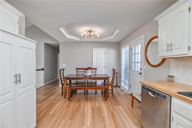 8006 S Church Road, Pleasant Valley, MO 64068