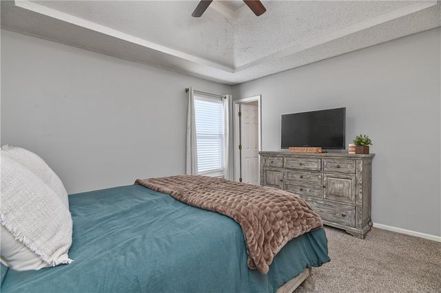 8006 S Church Road, Pleasant Valley, MO 64068