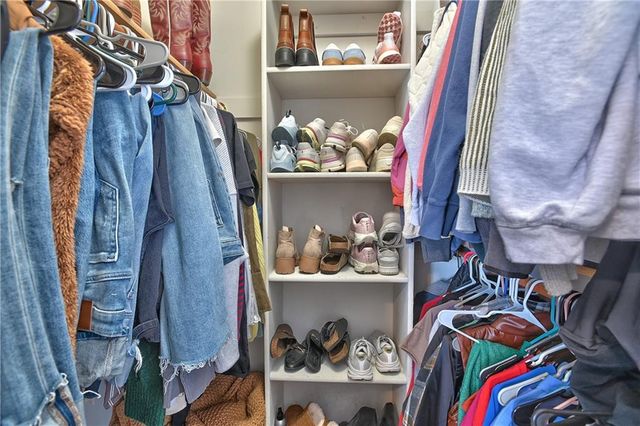 8006 S Church Road, Pleasant Valley, MO 64068