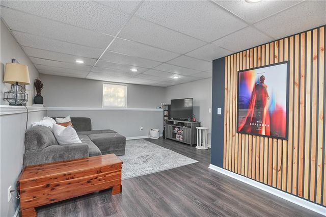 8006 S Church Road, Pleasant Valley, MO 64068