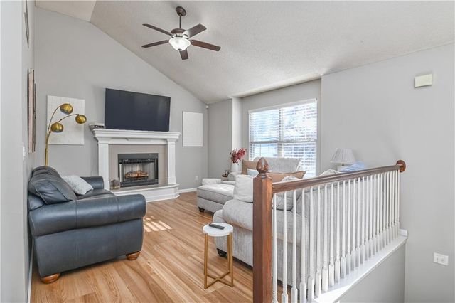 8006 S Church Road, Pleasant Valley, MO 64068