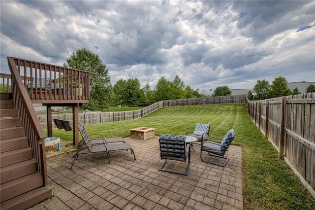 8006 S Church Road, Pleasant Valley, MO 64068