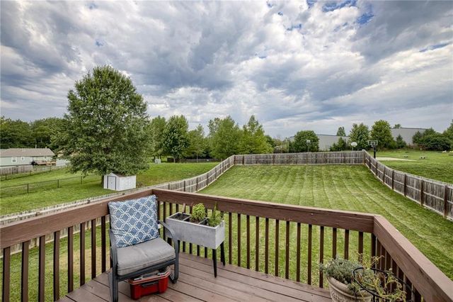 8006 S Church Road, Pleasant Valley, MO 64068