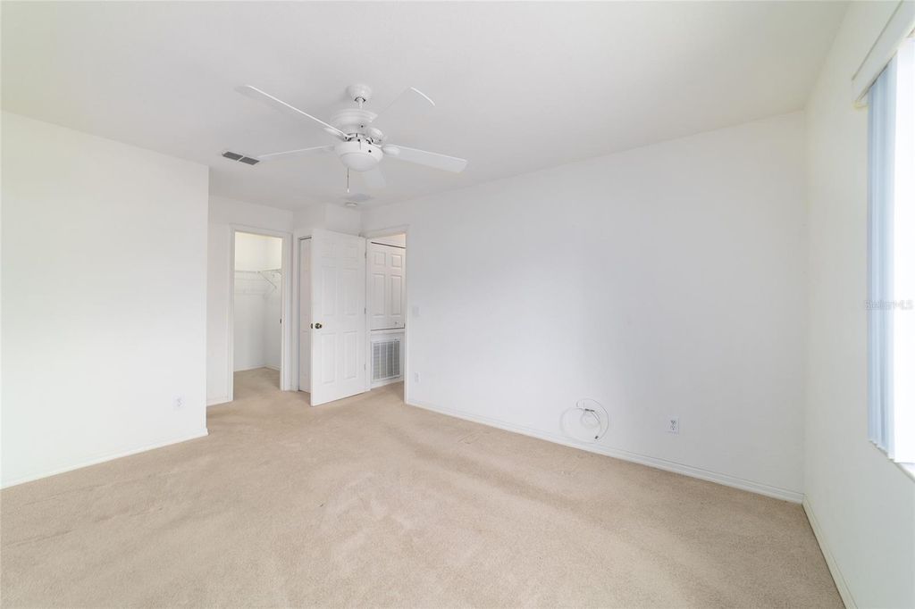 Image 16 of property listing at 10029 SW 62ND CIRCLE, Ocala, FL 34476