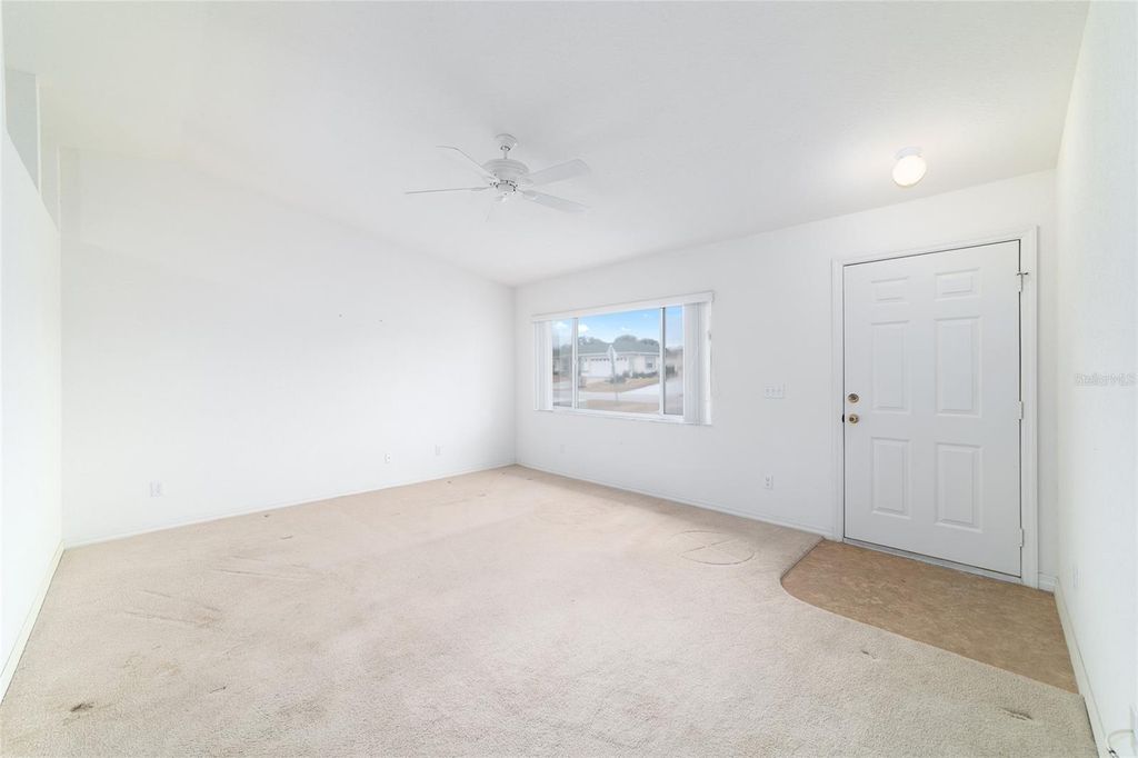 Image 6 of property listing at 10029 SW 62ND CIRCLE, Ocala, FL 34476