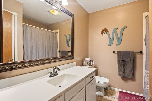 9706 N 112th Avenue E, Owasso, OK 74055