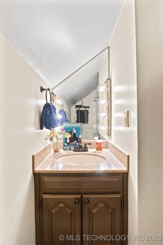 9706 N 112th Avenue E, Owasso, OK 74055