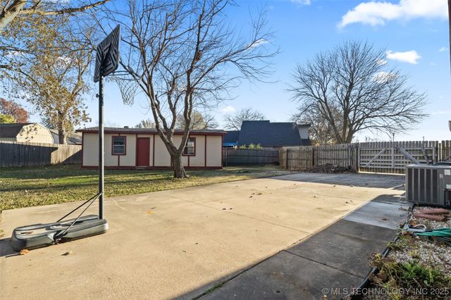 9706 N 112th Avenue E, Owasso, OK 74055