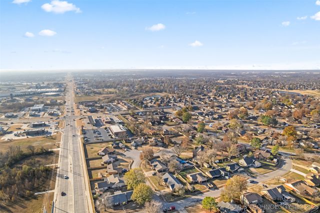 9706 N 112th Avenue E, Owasso, OK 74055