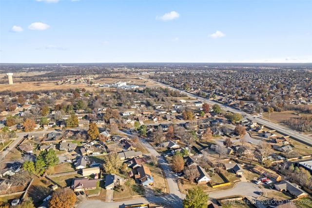 9706 N 112th Avenue E, Owasso, OK 74055