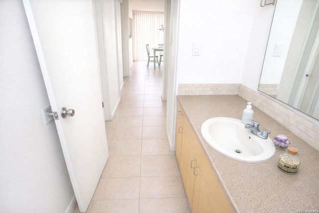 8642 Fredericksburg Rd Apt 406, San Antonio, TX 78240