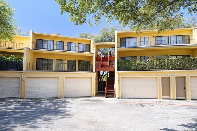 8642 Fredericksburg Rd Apt 406, San Antonio, TX 78240