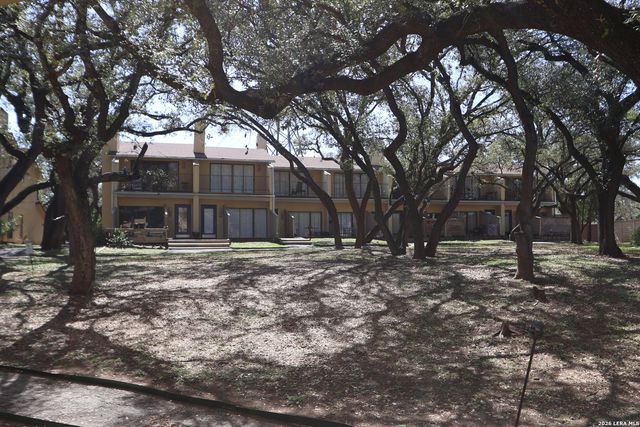 8642 Fredericksburg Rd Apt 406, San Antonio, TX 78240