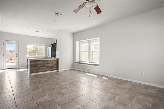 215 Friendship Oak DR, San Marcos, TX 78666