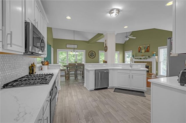 4716 Fountainwood Drive, Powder Springs, GA 30127