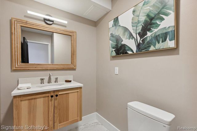 372 W Brown Street, Birmingham, MI 48009