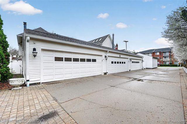 372 W Brown Street, Birmingham, MI 48009