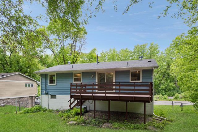 2460 Kewanee Way, Golden Valley, MN 55422
