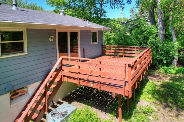 2460 Kewanee Way, Golden Valley, MN 55422