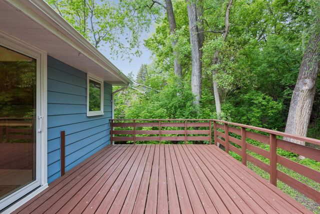 2460 Kewanee Way, Golden Valley, MN 55422