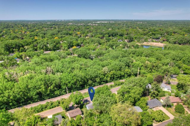 2460 Kewanee Way, Golden Valley, MN 55422