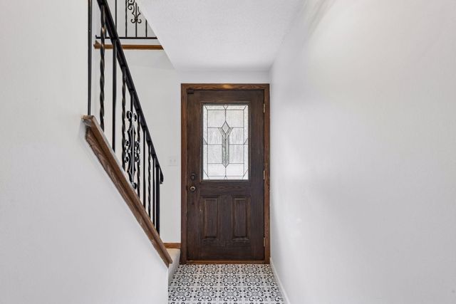 2460 Kewanee Way, Golden Valley, MN 55422