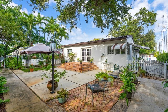 21 SW 59th Ave, Miami, FL 33144